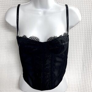 Renlley ladies lace bustier crop top size medium (NWT)